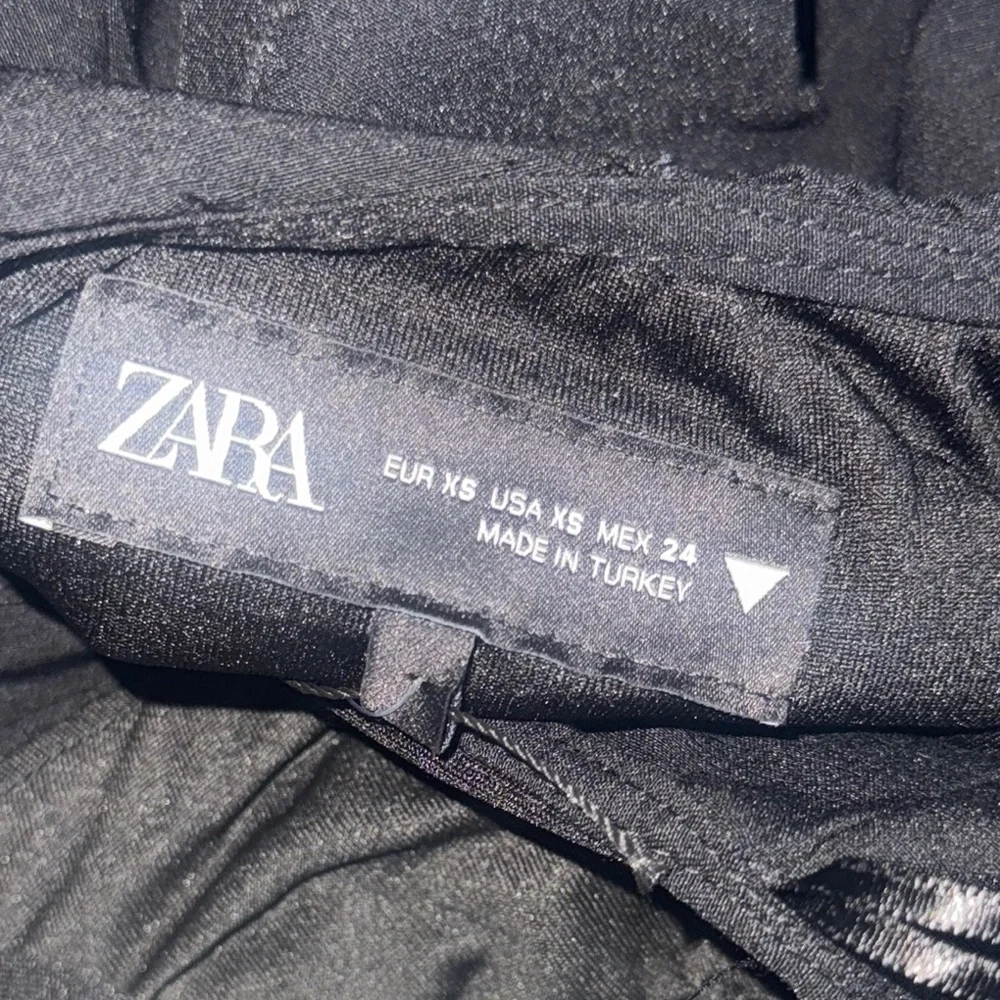 Zara Ruffle Crop Top - Picture 5 of 7